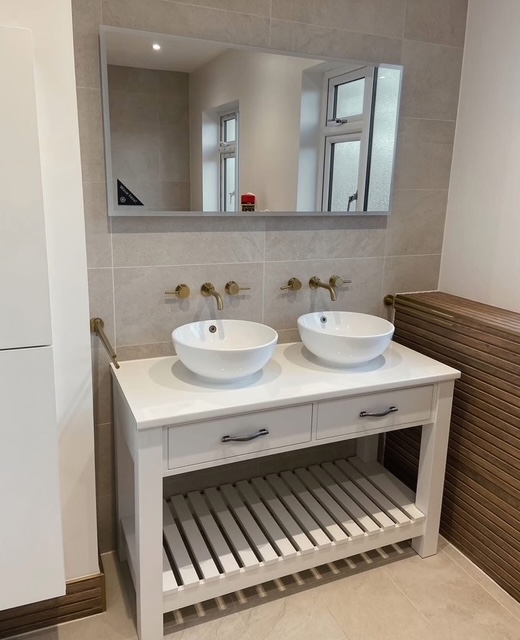 24/7 emergency plumber responding to a callout in Midlothian